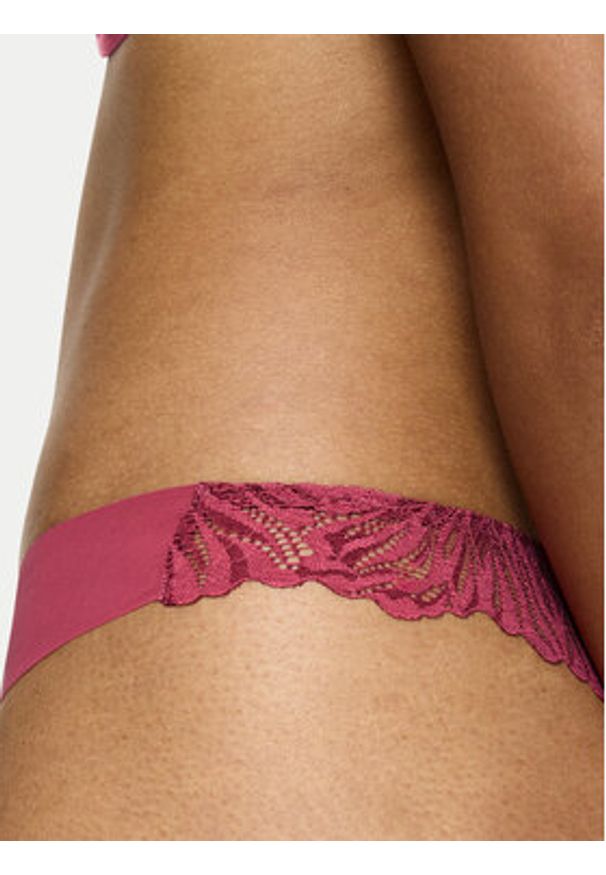 Triumph Stringi Pretty 10222212 Czerwony. Kolor: czerwony. Materiał: syntetyk