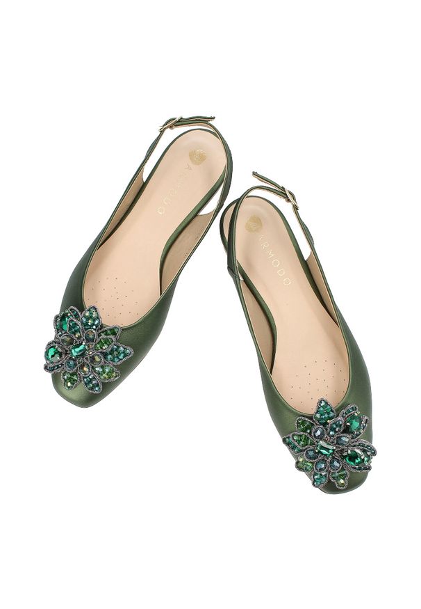Zielone Sandały Armodo Eleganckie Obuwie Damskie. Okazja: na co dzień, na imprezę. Zapięcie: pasek. Kolor: zielony. Wzór: kwiaty. Materiał: materiał, skóra. Sezon: lato. Obcas: na obcasie. Styl: elegancki. Wysokość obcasa: niski