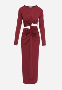 Born2be - Bordowa Sukienka Koktajlowa Ozdobiona Wycięciem Marszczeniem w Talii i Rozcięciem na Nogę Ilizia. Okazja: na imprezę. Kolor: czerwony. Wzór: aplikacja. Typ sukienki: proste. Styl: wizytowy #7