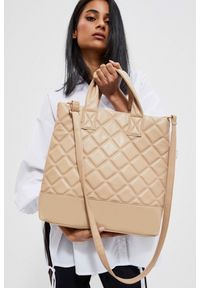 MOODO - Torba z geometrycznym pikowaniem beżowa. Kolor: beżowy. Wzór: geometria. Materiał: pikowane #1