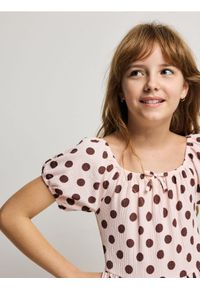 Reserved - Sukienka w kropki - pastelowy róż. Kolor: różowy. Materiał: dzianina. Wzór: kropki #1