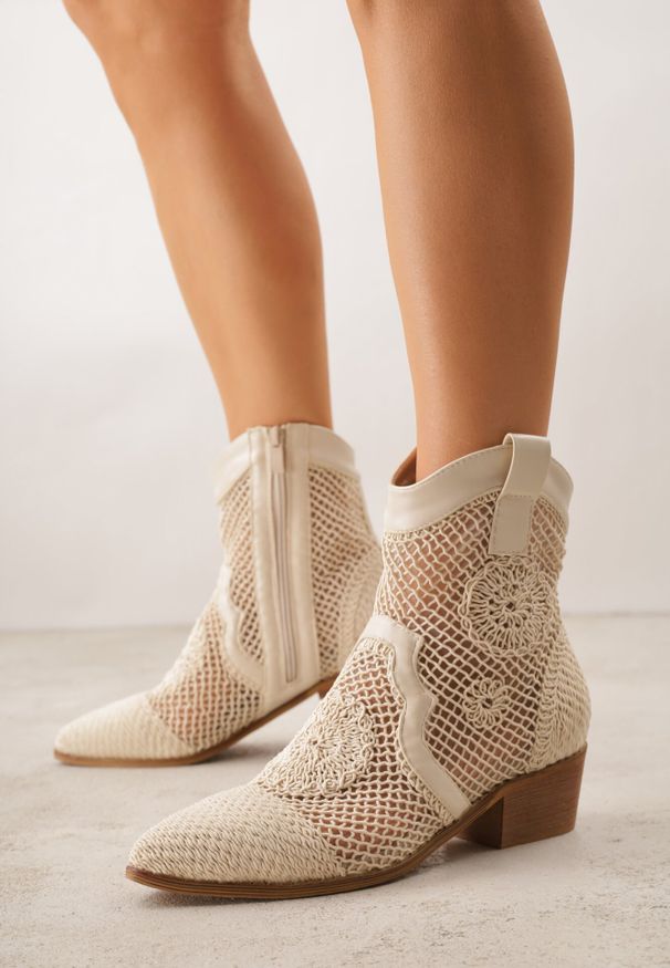 Born2be - Beżowe Ażurowe Botki Kowbojki z Haftem na Niskim Obcasie Typu Stożek Bertolina. Okazja: na co dzień. Kolor: beżowy. Materiał: jeans. Wzór: ażurowy, haft. Obcas: na obcasie. Styl: casual, klasyczny, wizytowy. Wysokość obcasa: niski