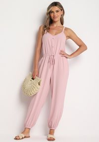 Born2be - Różowy Bawełniany Kombinezon na Regulowanych Ramiączkach ze Ściągaczem w Talii Beamla. Okazja: na co dzień. Kolor: różowy. Materiał: bawełna. Długość rękawa: na ramiączkach. Długość: długie. Styl: klasyczny, casual, elegancki #6