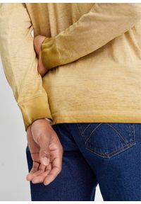 bonprix - Shirt z dekoltem henley i efektem wytarcia, długi rękaw. Typ kołnierza: typu henley. Kolor: beżowy. Materiał: bawełna. Długość rękawa: długi rękaw. Długość: długie #3