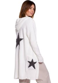 BE Knit - Długi sweter kardigan z kapturem i dużymi kieszeniami biały. Typ kołnierza: kaptur. Kolor: biały. Materiał: akryl. Długość: długie. Styl: sportowy #1