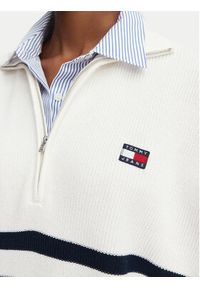 Tommy Jeans Sweter DW0DW22928 Kremowy Regular Fit. Kolor: kremowy. Materiał: bawełna #5