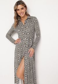 Born2be - Biało-Czarna Taliowana Sukienka Maxi z Materiałowym Paskiem w Geometryczny Print Filint. Kolor: czarny. Materiał: materiał. Wzór: nadruk, geometria. Długość: maxi #3