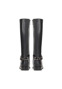 Kazar - Czarne kozaki damskie. Wysokość cholewki: przed kolano. Kolor: czarny. Materiał: skóra. Szerokość cholewki: normalna. Wzór: aplikacja. Obcas: na płaskiej podeszwie #6