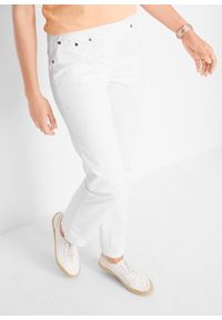 bonprix - Spodnie twillowe z elastycznego materiału z bawełną. Kolor: biały. Materiał: bawełna, materiał. Wzór: prążki #1