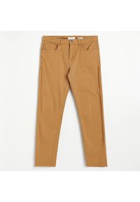 Reserved - Bawełniane spodnie regular fit - Brązowy. Kolor: brązowy. Materiał: bawełna #1