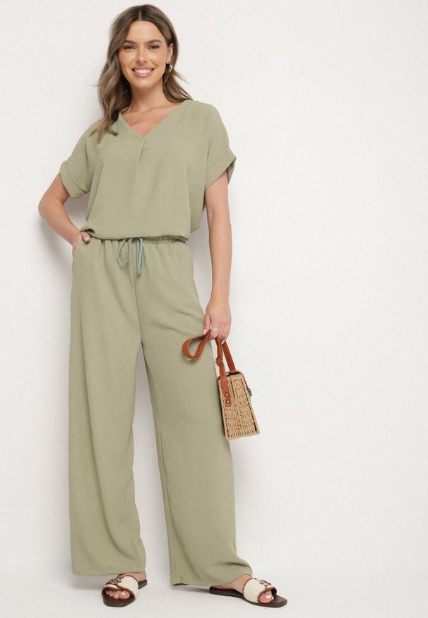 Born2be - Zielony Komplet z Wiskozą Koszulka z Krótkim Rękawem i Luźne Spodnie na Gumce z Kieszniami Efraline. Kolor: zielony. Materiał: wiskoza