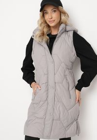 Born2be - Szara Pikowana Kamizelka z Odpinanym Kapturem i Ściągaczami Lorianvia. Okazja: na spacer, na co dzień. Kolor: szary. Materiał: jeans. Styl: elegancki, casual, sportowy #2