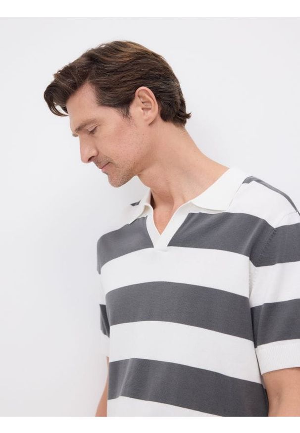 Reserved - Bawełniany sweter polo - czarny. Typ kołnierza: polo. Kolor: czarny. Materiał: bawełna