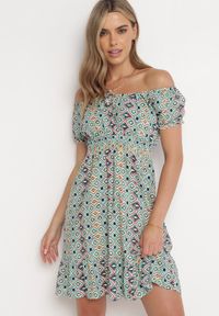 Born2be - Zielona Wiskozowa Mini Sukienka z Hiszpańskim Dekoltem Krala. Kolor: zielony. Materiał: wiskoza. Wzór: aplikacja. Długość: mini #5