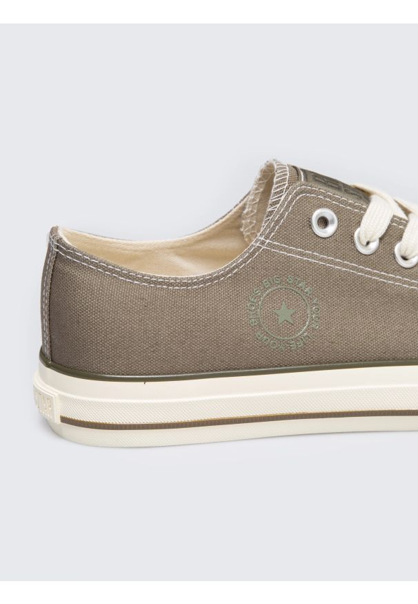 Big-Star - Trampki męskie niskie khaki RR174617 303. Okazja: na spacer, na co dzień, do pracy. Wysokość cholewki: przed kostkę. Kolor: zielony. Materiał: materiał. Szerokość cholewki: normalna. Styl: casual, elegancki, klasyczny