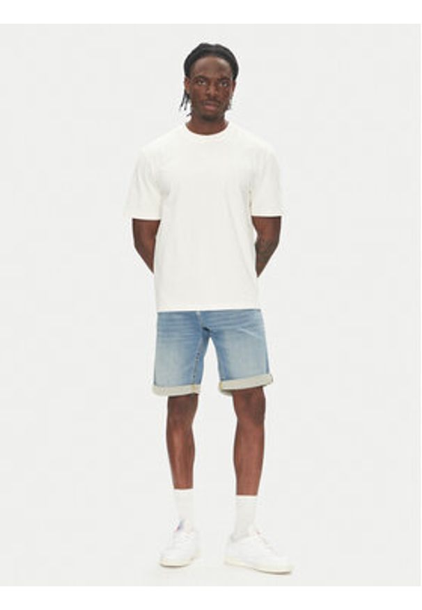 Mustang Szorty jeansowe Chicago Z 1016349 Niebieski Slim Fit. Kolor: niebieski. Materiał: bawełna