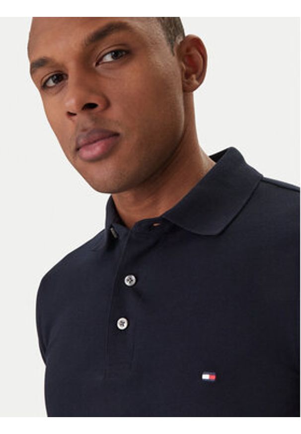 TOMMY HILFIGER - Tommy Hilfiger Polo 1985 MW0MW17771 Granatowy Slim Fit. Typ kołnierza: polo. Kolor: niebieski. Materiał: bawełna