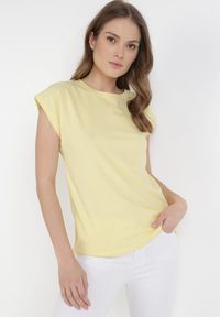 Born2be - Żółty T-shirt Peshahria. Kolor: żółty. Materiał: bawełna. Długość rękawa: krótki rękaw. Długość: krótkie. Wzór: kolorowy. Styl: sportowy #3