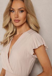 Renee - Jasnobeżowa Sukienka z Bawełny Rozkloszowana Midi z Kopertową Górą Iburgia. Kolor: beżowy. Materiał: bawełna. Typ sukienki: kopertowe. Długość: midi #5