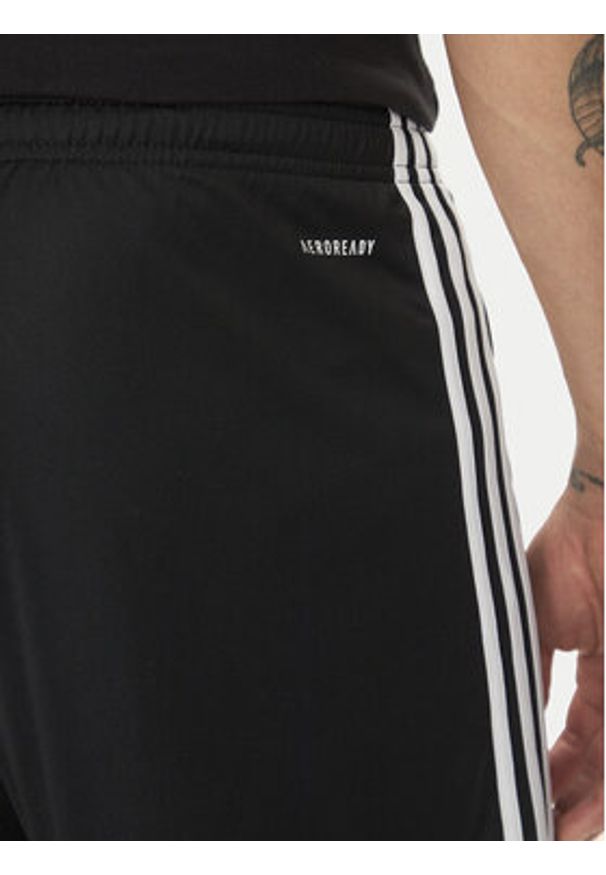 Adidas - adidas Szorty sportowe Squadra 25 JN5469 Czarny Regular Fit. Kolor: czarny. Materiał: syntetyk