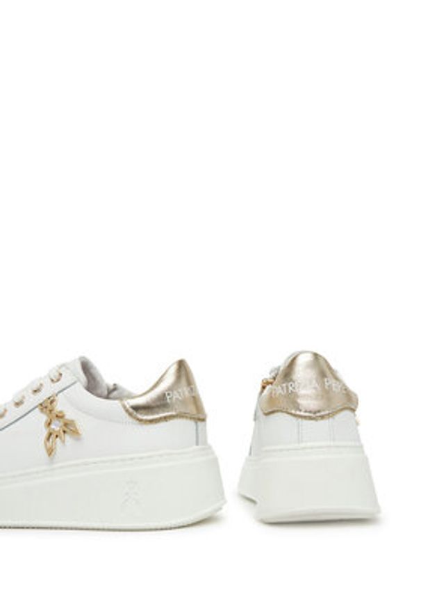 Patrizia Pepe Sneakersy PPJ303 27 Biały. Kolor: biały. Materiał: skóra