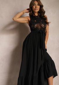 Renee - Czarna Taliowana Sukienka Ozdobiona na Górze Ażurowym Wzorem Nahine. Kolor: czarny. Wzór: aplikacja, ażurowy
