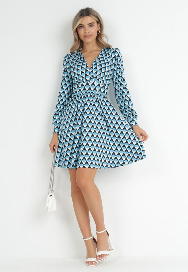 Born2be - Niebieska Sukienka Mini z Kopertowym Dekoltem Kiyani. Kolor: niebieski. Typ sukienki: kopertowe. Długość: mini