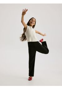 Reserved - Dzianinowa kamizelka z domieszką wełny - złamana biel. Materiał: dzianina, wełna #1