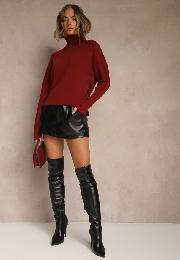 Renee - Bordowy Golf z Domieszką Kaszmiru o Prostym Kroju Zoirsova. Okazja: na co dzień. Typ kołnierza: golf. Kolor: czerwony. Materiał: kaszmir. Długość rękawa: długi rękaw. Długość: długie. Styl: casual, elegancki