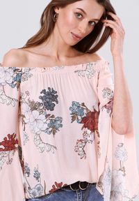 Born2be - Jasnoróżowa Bluzka Intuitively. Kolor: różowy. Wzór: kwiaty, nadruk #7