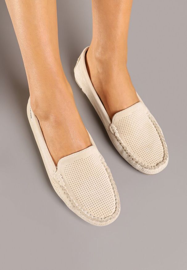 Born2be - Beżowe Mokasyny ze Skórzaną Wkładką i Przeszyciami Sileldia. Okazja: na co dzień. Kolor: beżowy. Materiał: skóra. Styl: casual, elegancki