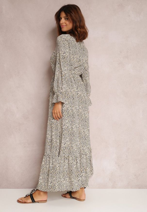 Renee - Biała Sukienka Endomela. Typ kołnierza: dekolt w serek. Kolor: biały. Długość rękawa: długi rękaw. Wzór: aplikacja. Styl: boho. Długość: maxi