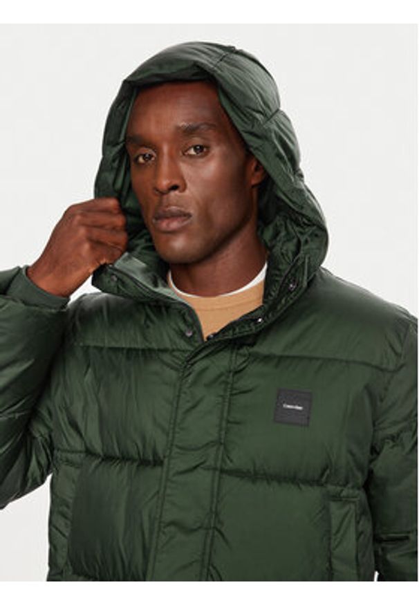 Calvin Klein Kurtka zimowa K10K113465 Zielony Regular Fit. Kolor: zielony. Materiał: syntetyk. Sezon: zima
