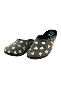 Kapcie Damskie W Serduszka BIO Adanex 27938 Grey szare. Kolor: szary. Materiał: bawełna, materiał, welur, tkanina. Szerokość cholewki: normalna #5