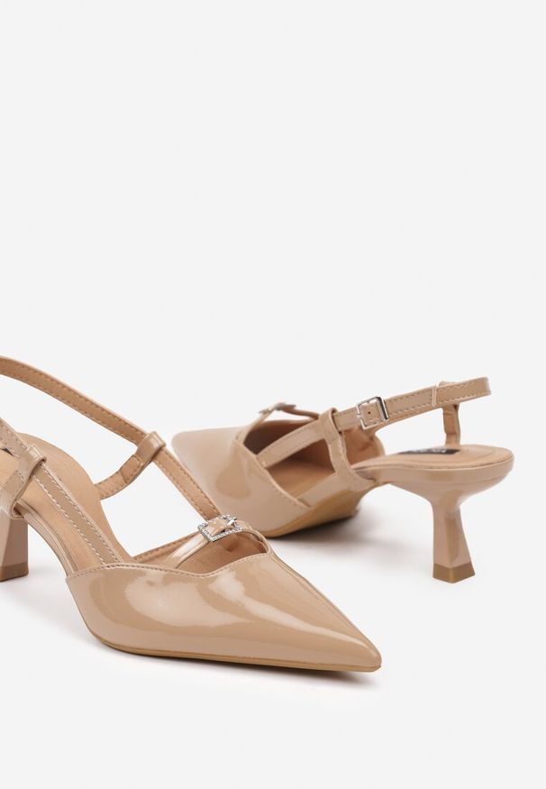 Renee - Beżowe Czółenka na Szpilce Typu Kaczuszka Peep Toe Ozdobione Klamrami Evalssia. Okazja: na co dzień. Nosek buta: otwarty. Zapięcie: klamry. Kolor: beżowy. Materiał: jeans. Wzór: aplikacja. Obcas: na szpilce. Styl: elegancki, casual