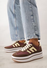 Renee - Brązowe Sneakersy na Platformie z Geometrycznym Motywem Hippiopis. Okazja: na co dzień. Kolor: brązowy. Materiał: jeans. Wzór: geometria. Obcas: na platformie #4