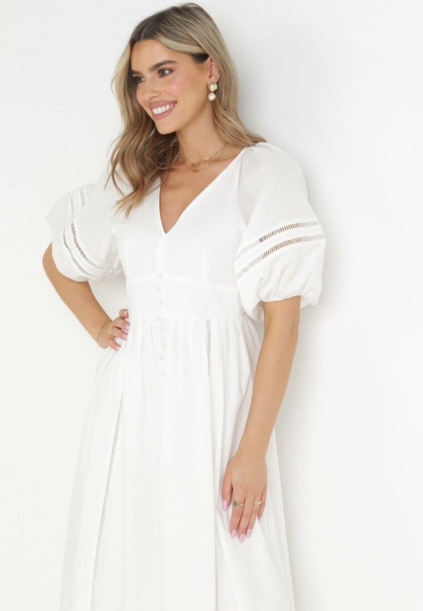 Born2be - Biała Sukienka Maxi z Bawełny i Lnu z Ażurowymi Wstawkami i Gumką w Pasie Arada. Okazja: na co dzień. Kolor: biały. Materiał: bawełna, len. Wzór: ażurowy. Typ sukienki: proste. Styl: wizytowy, casual. Długość: maxi