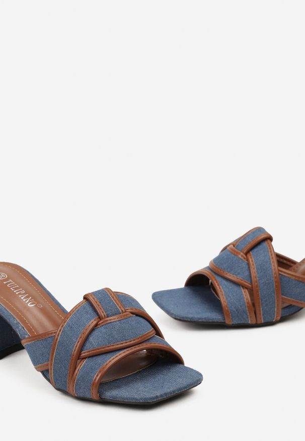 Renee - Niebieskie Klapki na Powlekanym Słupku ze Splątanym Paskiem Aheloria. Kolor: niebieski. Sezon: lato. Obcas: na słupku. Wysokość obcasa: średni