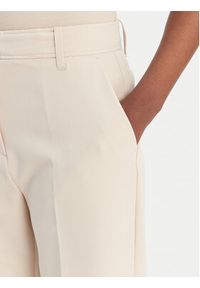 Guess Spodnie materiałowe W6RB02 WH9Y2 Beżowy Regular Fit. Kolor: beżowy. Materiał: syntetyk #2