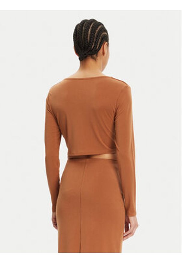 ViCOLO Bluzka UD0026 Brązowy Slim Fit. Kolor: brązowy. Materiał: syntetyk