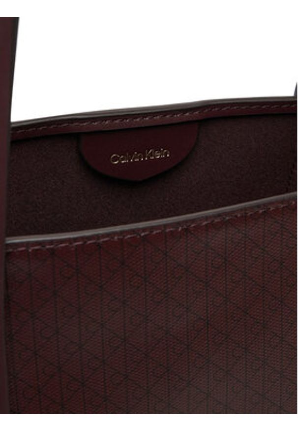 Calvin Klein Torebka Emblem Aop Small Tote LV04F3267G Bordowy. Kolor: czerwony. Materiał: skórzane