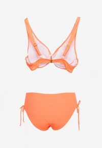 Born2be - Pomarańczowe Bikini Dwuczęściowe z Metalicznym Zapięciem i Figami ze Sznurkami Medaliana. Kolor: pomarańczowy. Wzór: aplikacja #4