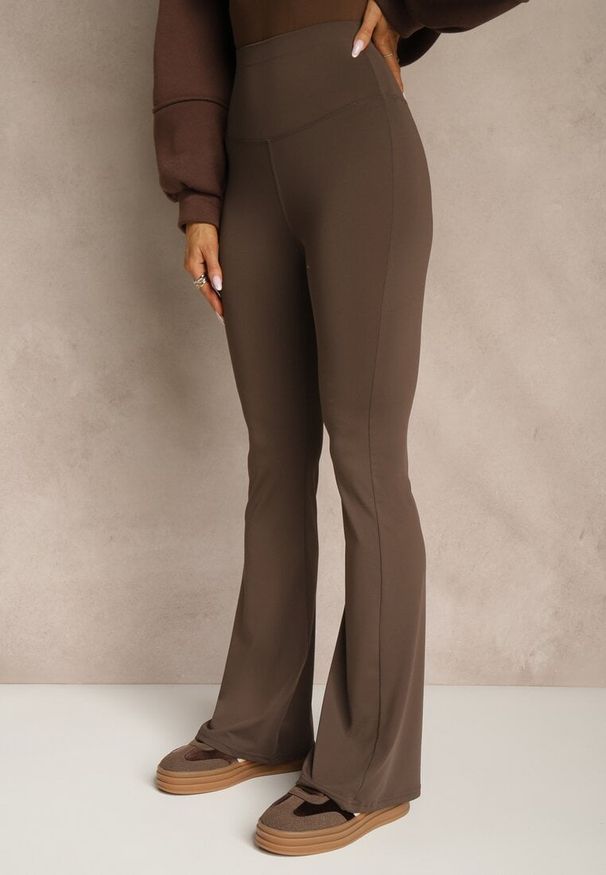 Renee - Brązowe Spodnie High Waist z Elastycznego Materiału z Gumką w Talii Dorra. Stan: podwyższony. Kolor: brązowy. Materiał: materiał. Wzór: gładki. Styl: sportowy, retro