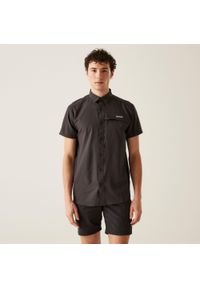 Regatta - Travel Packaway męska koszula z krótkim rękawem. Kolor: niebieski. Materiał: materiał. Długość rękawa: krótki rękaw. Długość: krótkie. Sport: turystyka piesza #1