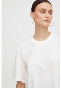 By Malene Birger t-shirt bawełniany kolor beżowy. Kolor: beżowy. Materiał: bawełna. Długość rękawa: krótki rękaw. Długość: krótkie. Wzór: gładki. Styl: klasyczny #3