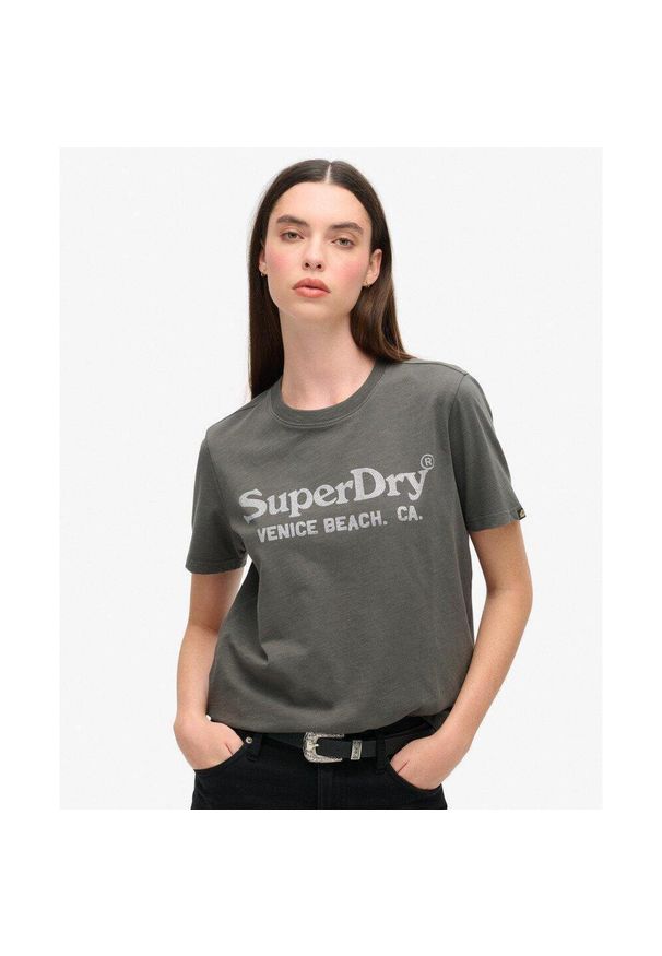 Superdry - Luźna koszulka z metalicznym nadrukiem Venue.. Kolor: czarny. Materiał: bawełna. Wzór: nadruk