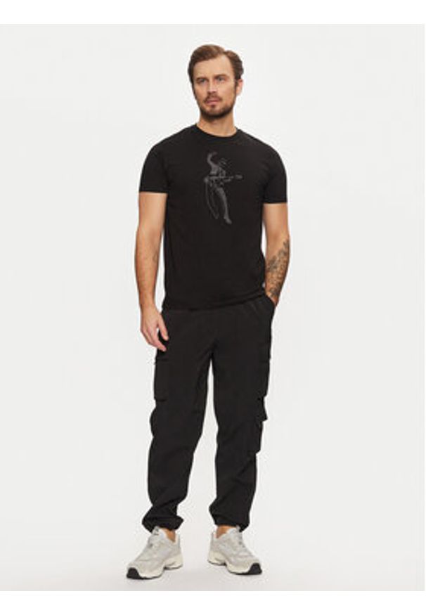 Karl Lagerfeld - KARL LAGERFELD T-Shirt 755089 551225 Czarny Regular Fit. Typ kołnierza: dekolt w karo. Kolor: czarny. Materiał: bawełna