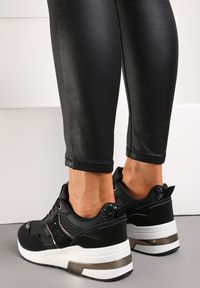 Renee - Czarne Sneakersy z Brokatem Cyrkoniami i Metalicznymi Wstawkami Zephramis. Kolor: czarny. Materiał: dresówka