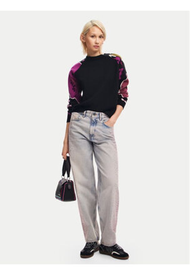 Desigual Sweter Barrie 24WWJF24 Czarny Regular Fit. Kolor: czarny. Materiał: syntetyk
