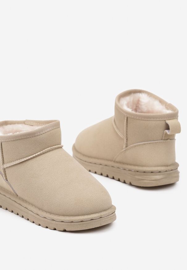 Born2be - Ciemnobeżowe Płaskie Śniegowce z Futerkiem Ivanae. Okazja: na co dzień. Kolor: beżowy. Materiał: futro. Styl: elegancki, casual